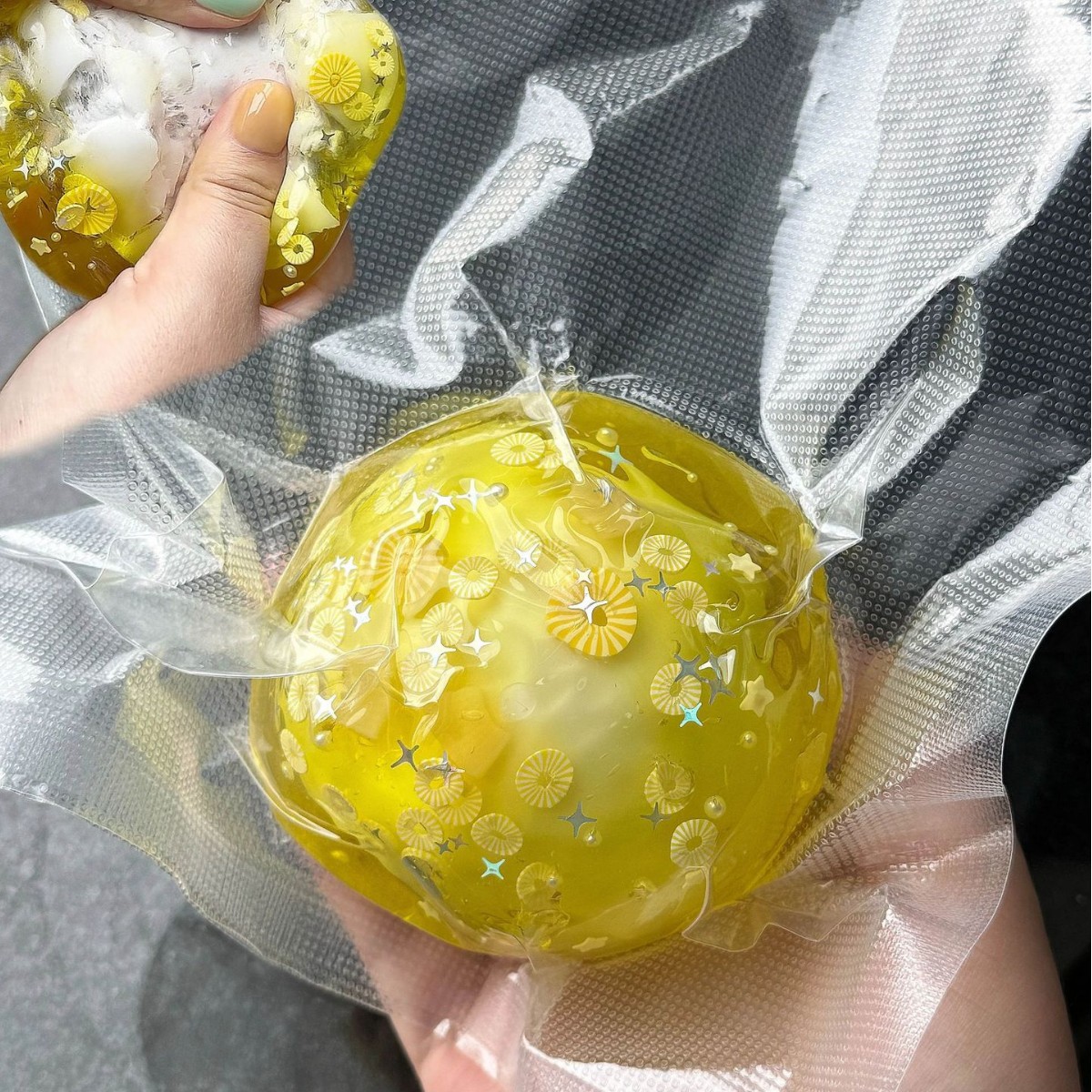 Crystal Growing Kit - Bola Kenyal Renyah Berbunyi Kresek-kresek, Bola